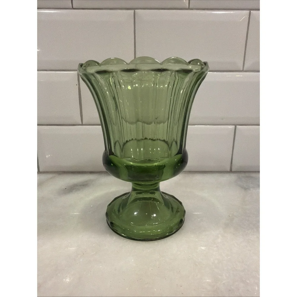 Vintage Avocado Glass Vase 6" tall Ribbed Pedestal Scalloped Edge Round ES051 - Picture 1 of 8